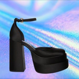 🔴S O L D Steve Madden Platform Heels • Sold